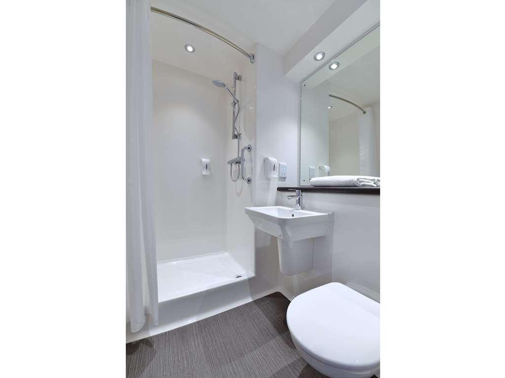 Travelodge Croydon Central Room photo